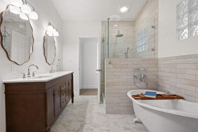 909 E 50th ST, Austin, TX 78751