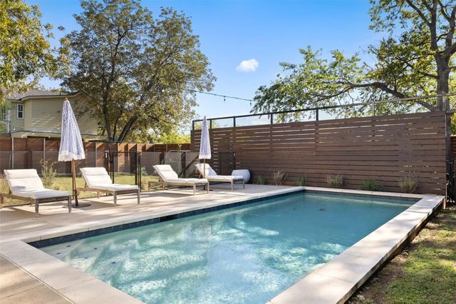 909 E 50th ST, Austin, TX 78751