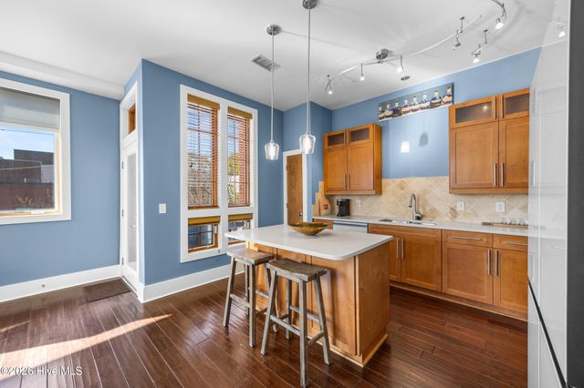 801 N 4th Street 301, Wilmington, NC 28401