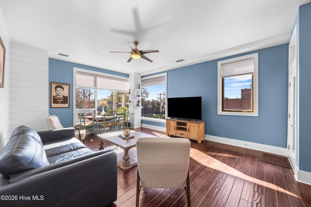 801 N 4th Street 301, Wilmington, NC 28401