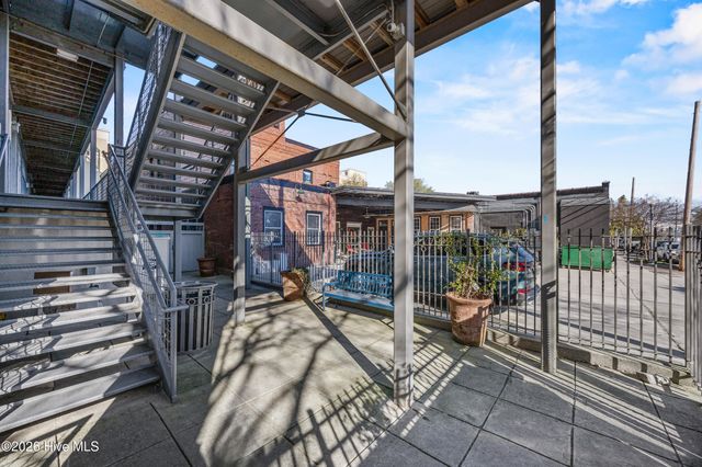 801 N 4th Street 301, Wilmington, NC 28401