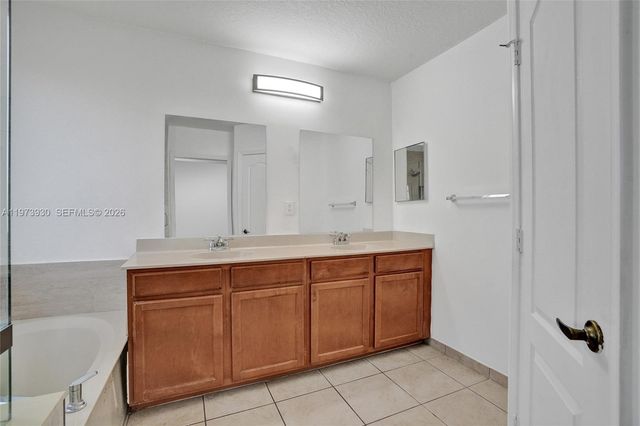 21005 NW 14th Pl 146, Miami Gardens, FL 33169