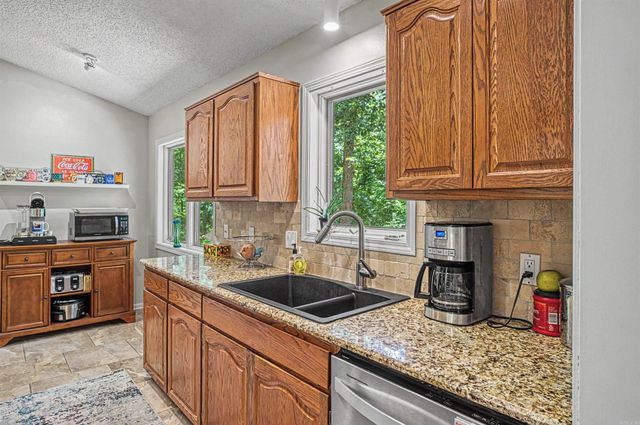 40 Huesca Way, Hot Springs Village, AR 71909
