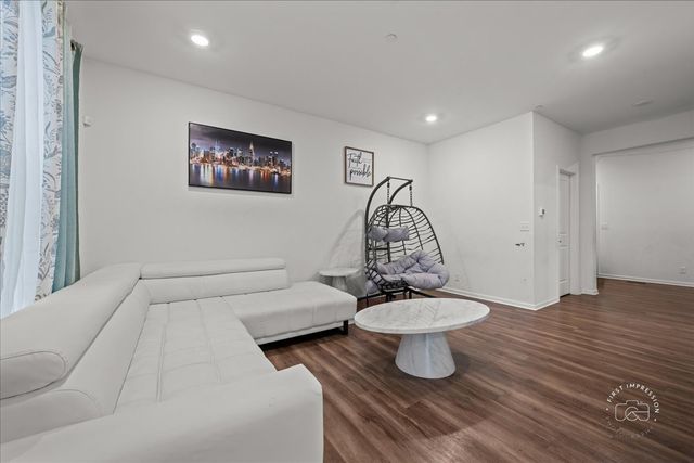 1128 Hawk Hollow Drive, Yorkville, IL 60560