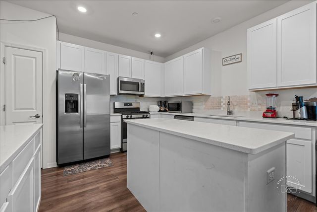 1128 Hawk Hollow Drive, Yorkville, IL 60560