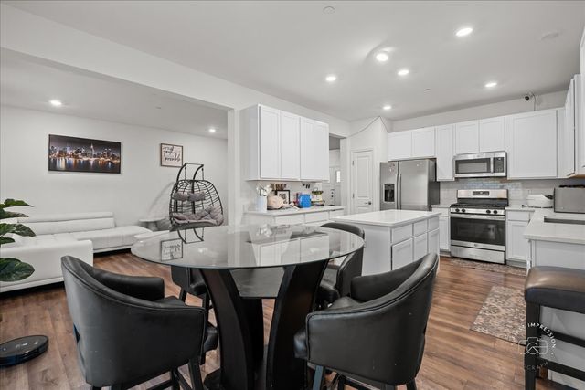 1128 Hawk Hollow Drive, Yorkville, IL 60560