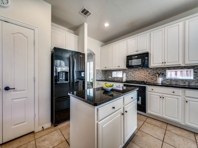 8708 Tanglewood Drive, Mckinney, TX 75072