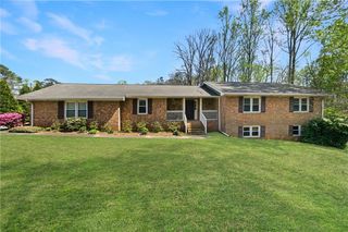 185 Redwood Circle, Fayetteville, GA 30214