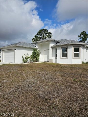 1147 Antonio ST E, Lehigh Acres, FL 33974