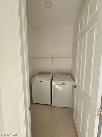 1147 Antonio ST E, Lehigh Acres, FL 33974