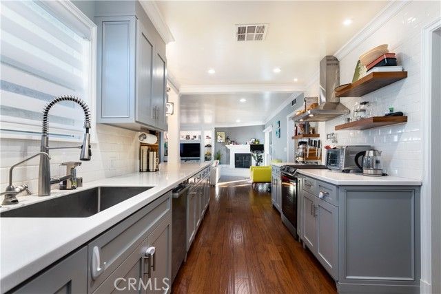 16264 Kalisher Street, Granada Hills (los Angeles), CA 91344