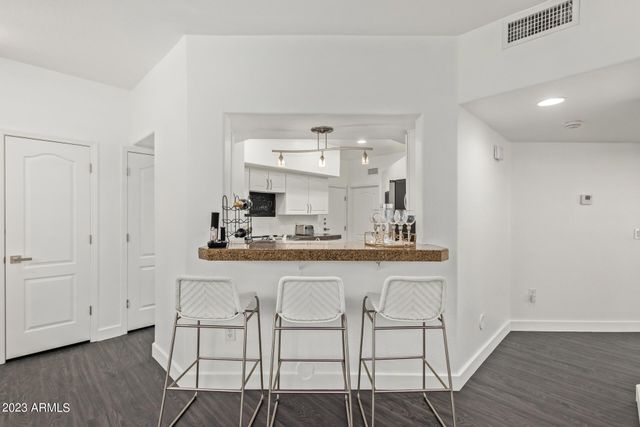 1747 E NORTHERN Avenue 140, Phoenix, AZ 85020