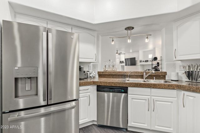 1747 E NORTHERN Avenue 140, Phoenix, AZ 85020