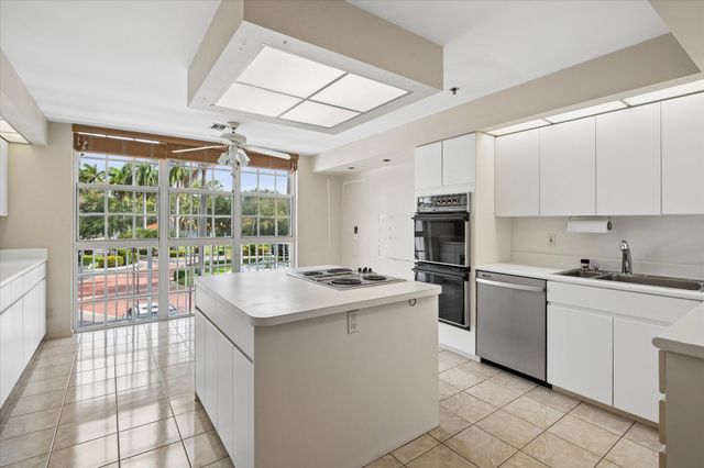 4112 W Palm Aire Drive 122a, Pompano Beach, FL 33069