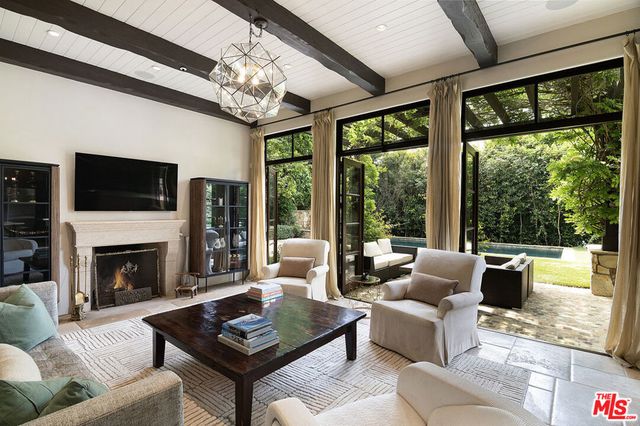 1221 Minorca Drive, Pacific Palisades, CA 90272