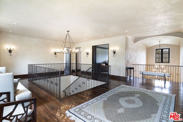 1221 Minorca Drive, Pacific Palisades, CA 90272