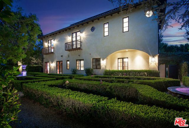 1221 Minorca Drive, Pacific Palisades, CA 90272