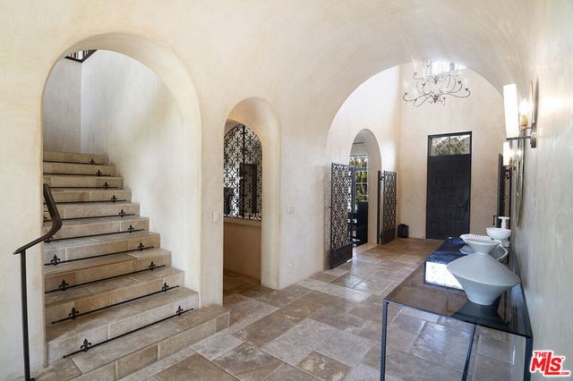 1221 Minorca Drive, Pacific Palisades, CA 90272