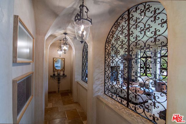 1221 Minorca Drive, Pacific Palisades, CA 90272