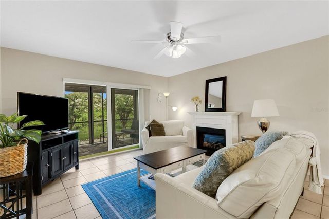 1100 CAPRI ISLES BOULEVARD 215, Venice, FL 34292