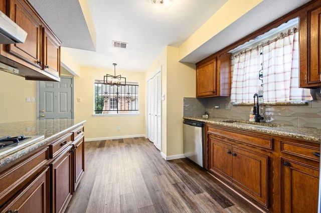 4910 Teton Street, Houston, TX 77033