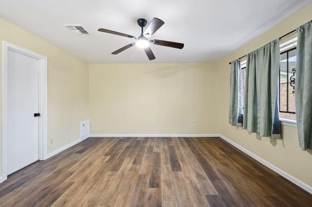 4910 Teton Street, Houston, TX 77033