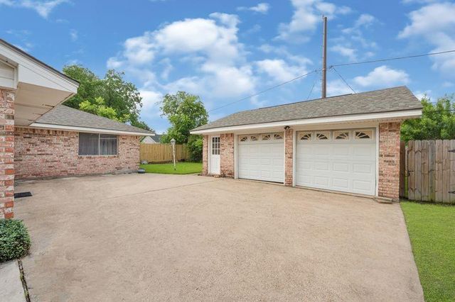 4910 Teton Street, Houston, TX 77033