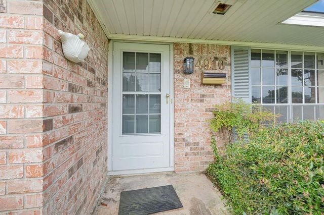 4910 Teton Street, Houston, TX 77033