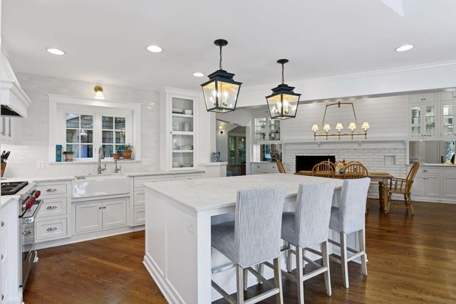 4059 Heathcote Road, Wayzata, MN 55391