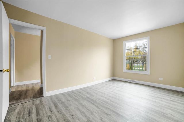 1295 Pearl Avenue D, Glendale Heights, IL 60139