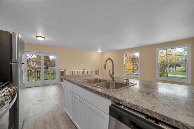 1295 Pearl Avenue D, Glendale Heights, IL 60139