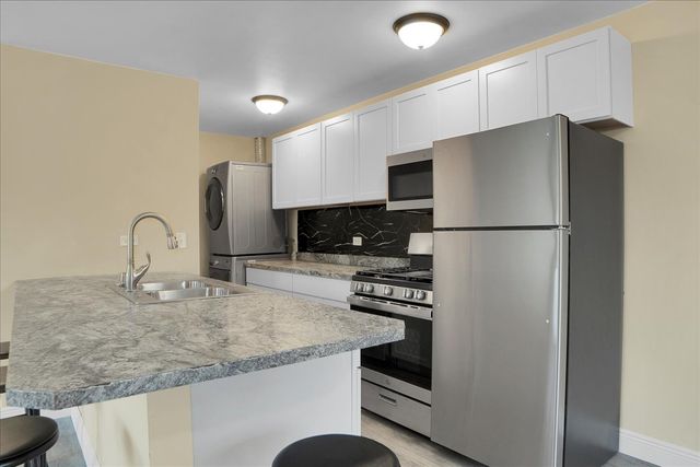 1295 Pearl Avenue D, Glendale Heights, IL 60139