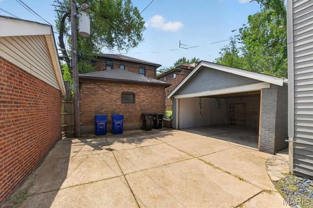 7150 Tulane Avenue, University City, MO 63130