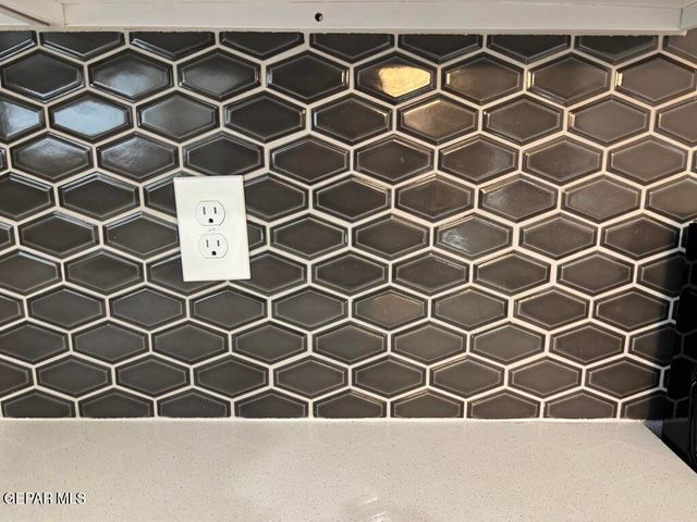 980 Barbara Avenue, Socorro, TX 79927