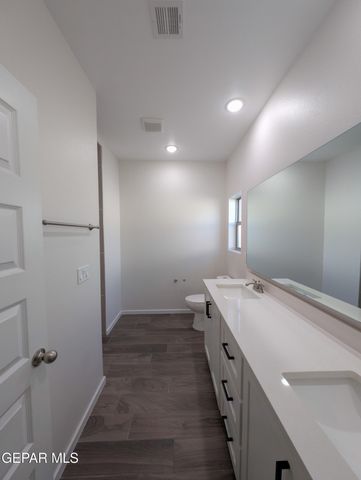 980 Barbara Avenue, Socorro, TX 79927