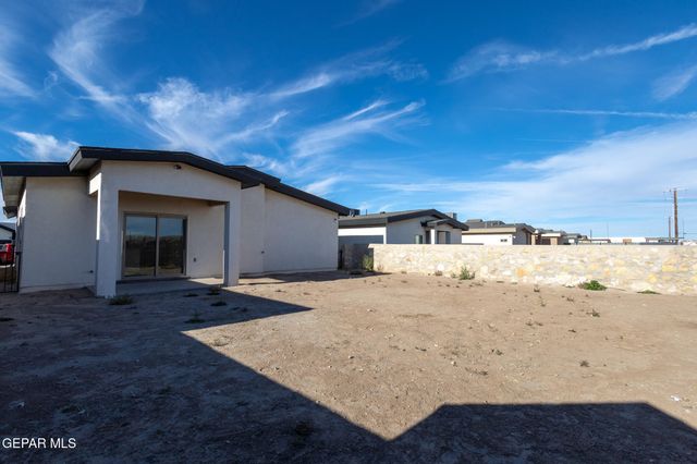980 Barbara Avenue, Socorro, TX 79927
