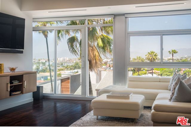 3111 Via Dolce 502, Marina Del Rey, CA 90292