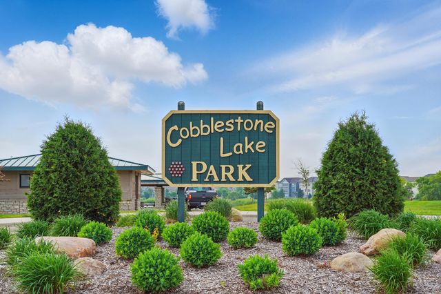 1086 Annagaire Curve, Rosemount, MN 55068