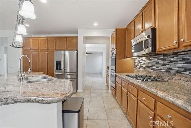 19247 Mountain Shadow Lane, Perris, CA 92570