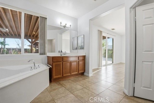 19247 Mountain Shadow Lane, Perris, CA 92570