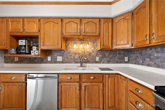 21 Dorchester Drive, Dayton, OH 45415