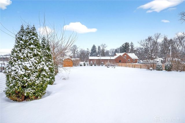 21 Dorchester Drive, Dayton, OH 45415