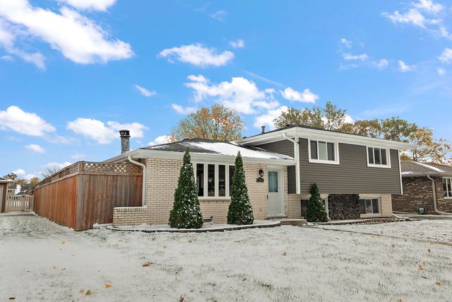 7433 S 88th Avenue, Justice, IL 60458