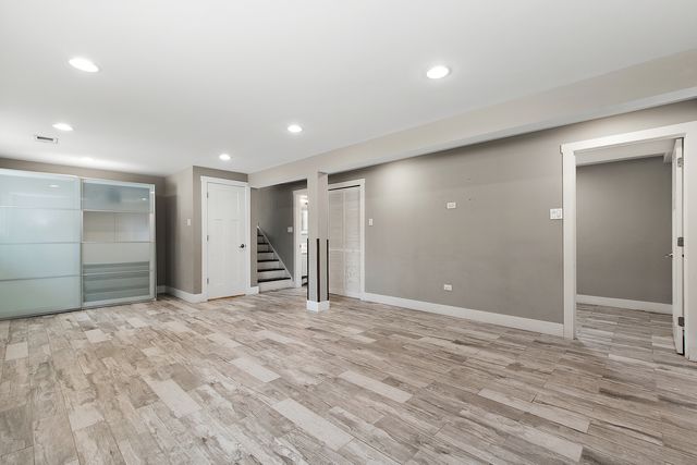 7433 S 88th Avenue, Justice, IL 60458