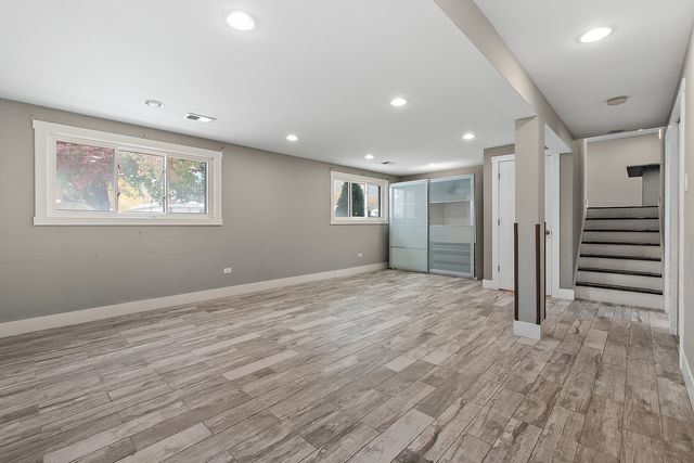 7433 S 88th Avenue, Justice, IL 60458