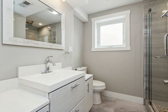 7433 S 88th Avenue, Justice, IL 60458