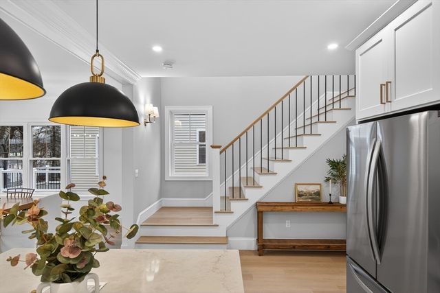 10 Dobbins Street, Waltham, MA 02453