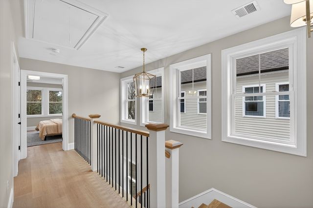 10 Dobbins Street, Waltham, MA 02453