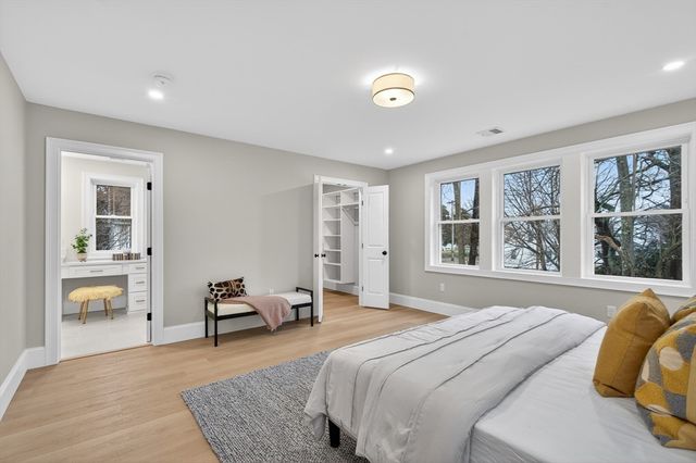 10 Dobbins Street, Waltham, MA 02453