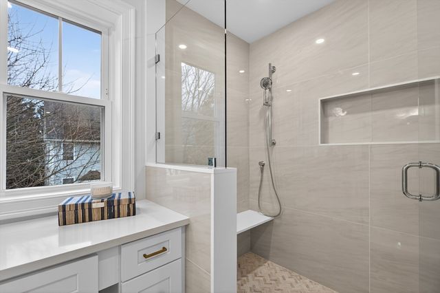 10 Dobbins Street, Waltham, MA 02453